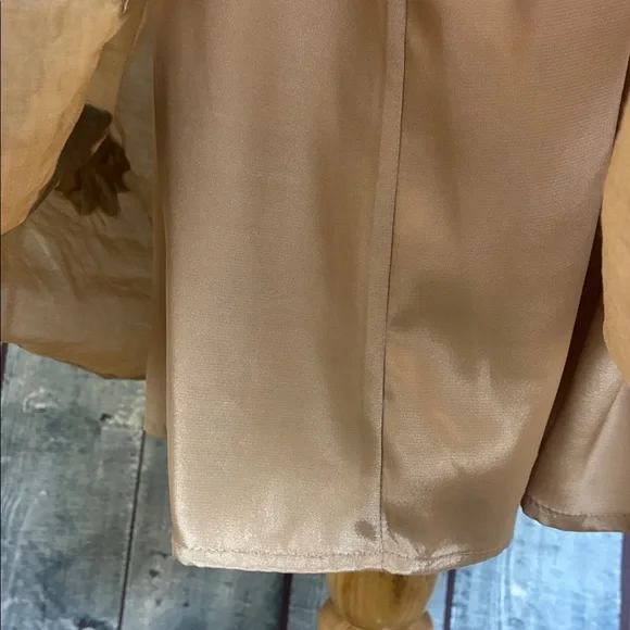 Kay Unger Gold Cap Sleeve Fit And Flare Silk Dress With Floral Hem Detail Size 8 - Picture 10 of 14